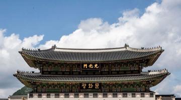 [디자인정글 칼럼] 광화문에 ‘한글‘이 걸린다는 것 - 이제, 세종의 광장을 완성할 시간이다