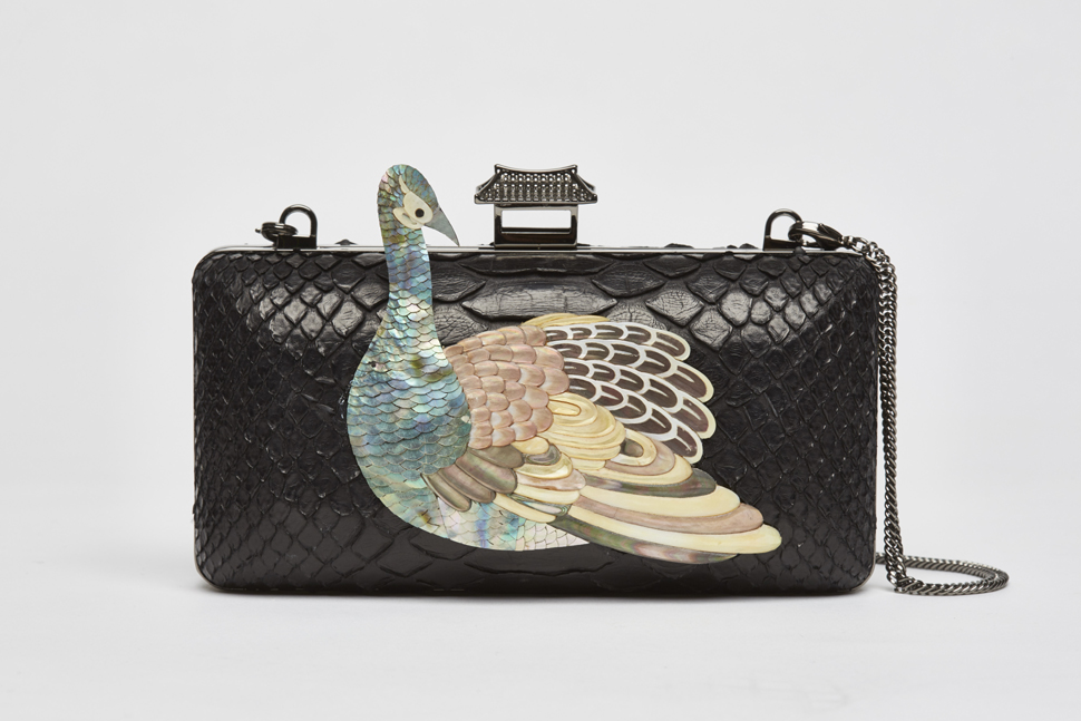 디자이너 조명희의 자개 핸드백을 선보이는 ‘은·화·오·환 隱·華·奧·幻’전이 갤러리로얄에서 열린다. 