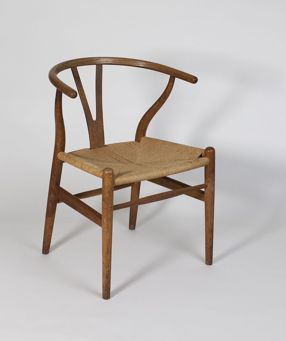 위시본 체어(Wishbone Chair, CH24), 1950. ©Michael Whiteway