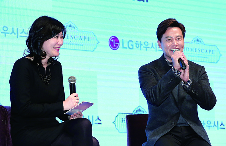 오후 2부 행사에는 LG하우시스 신규 광고모델로 활동하고 있는 배우 이서진이 참석해 LG하우시스 디자인센터장 박성희 상무와 세미나에 관해 이야기하는 시간을 가졌다. 
