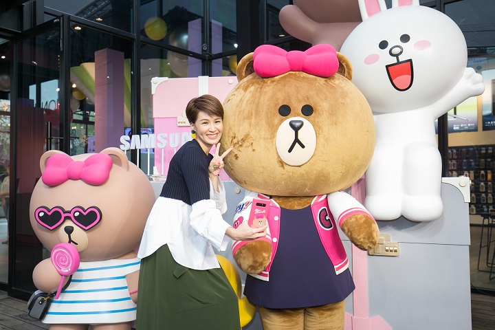 삼성전자가 대만에서 인기가 높은 글로벌 캐릭터 브랜드 라인프렌즈와 협력해 갤럭시 노트8 팝업 스토어를 운영한다.(사진제공: 삼성전자)
