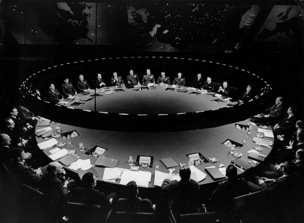 닥터 스트레인지 러브 전쟁상활실 컨퍼런스 테이블(1963~64)