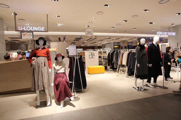 신한복 브랜드 리슬이 현대백화점 팝업 스토어를 운영한다.(사진제공: 손짱)