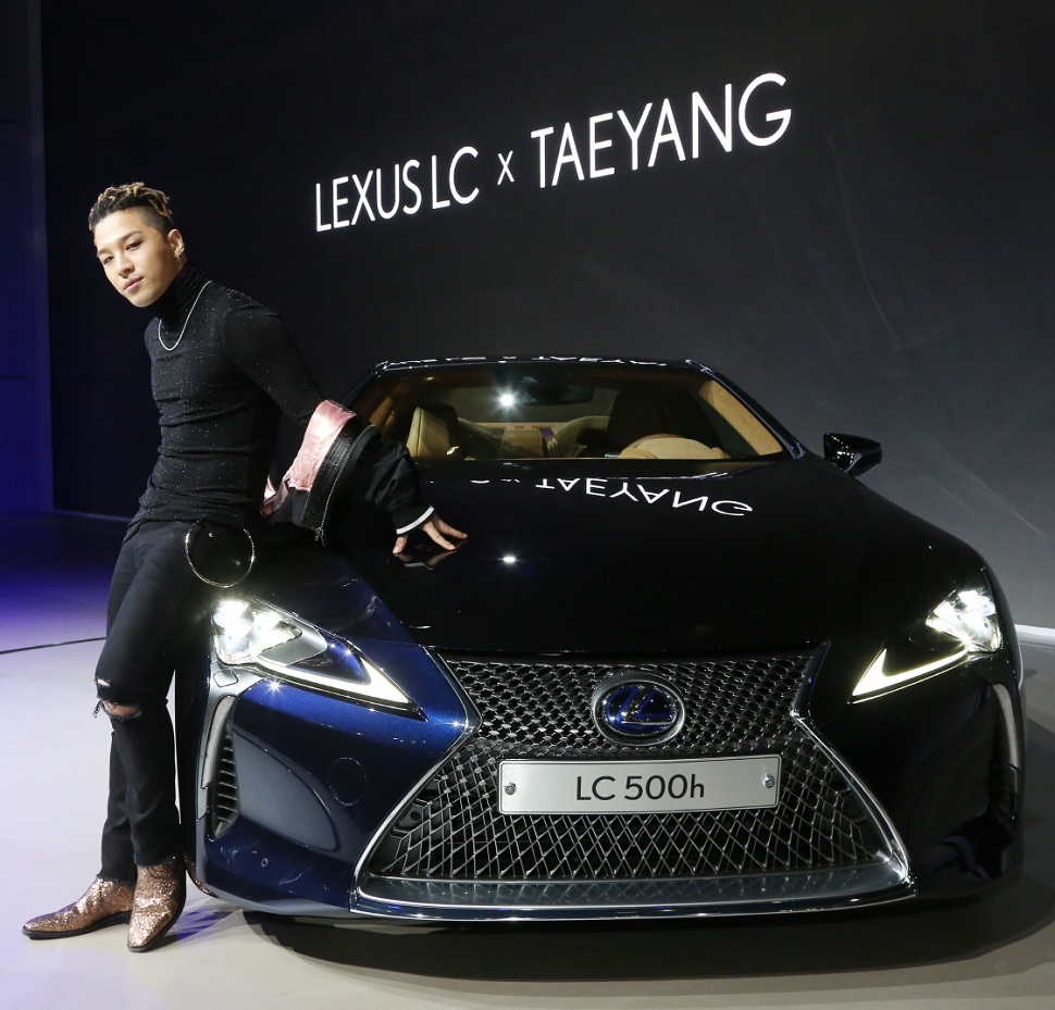 렉서스 NEW LC500h와 홍보대사 가수 태양