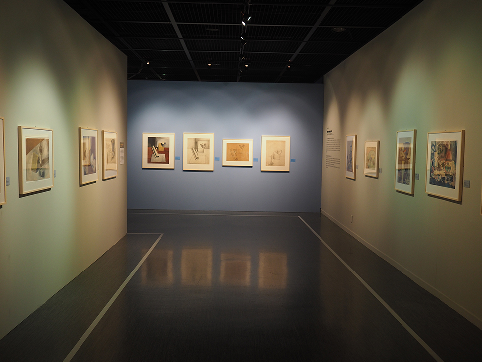 르 코르뷔지에는 건축가뿐 아니라 화가, 비평가로도 활동했다. 전시에서는 지금까지 공개되지 않았던 그의 순수주의 회화 작품들도 대거 전시된다. 