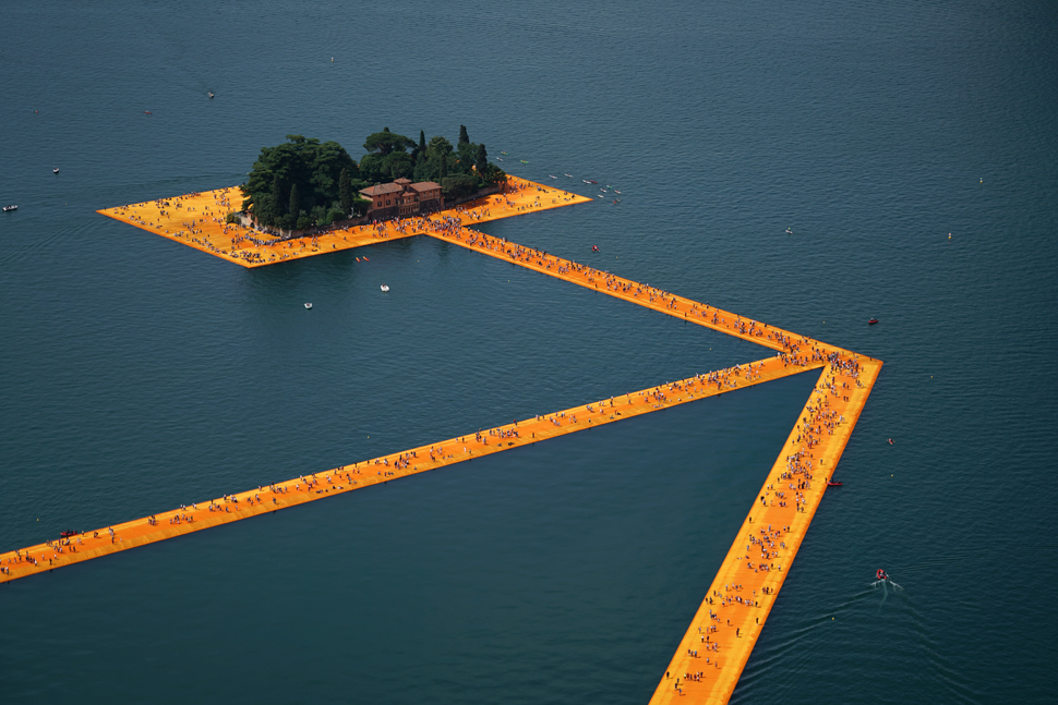 The floating Piers © 2016 Christo (Photo by Wolfgang Volz)