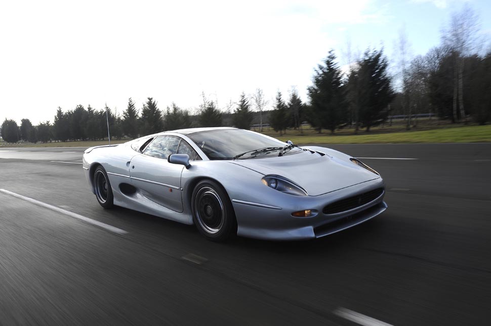 지오프 로슨이 완성한 슈퍼카 XJ220