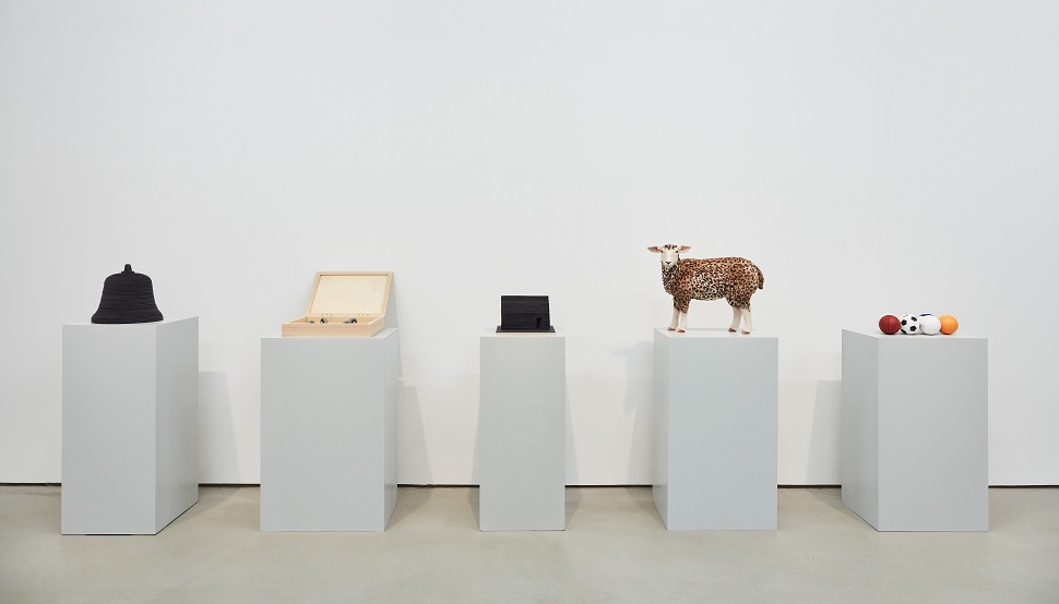 (좌측에서 네 번째) <Leopard Sheep> (사진: 박준형, 이미지제공: 국제갤러리)