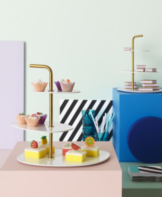 도자기와 황동으로 이루어진 푀레들라 서빙 스탠드