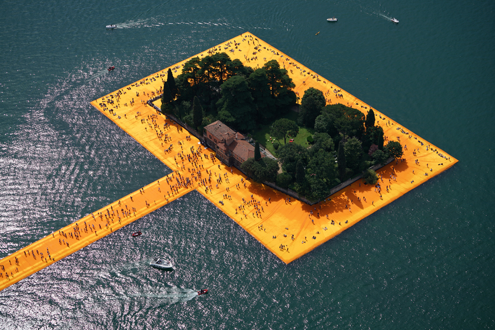 The floating Piers © 2016 Christo (Photo by Wolfgang Volz)