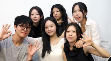 [디자인정글 포커스 인터뷰] “우리는 질문을 디자인했습니다” — 서울대 디자인과 학생 6명이 만든 2027 Grand Quest 캘린더