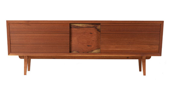 김경록, 〈문갑(文匣), Chest of drawers〉, 1500×385×540(H), 아프젤리아. Africa, oil & wax, 2012
