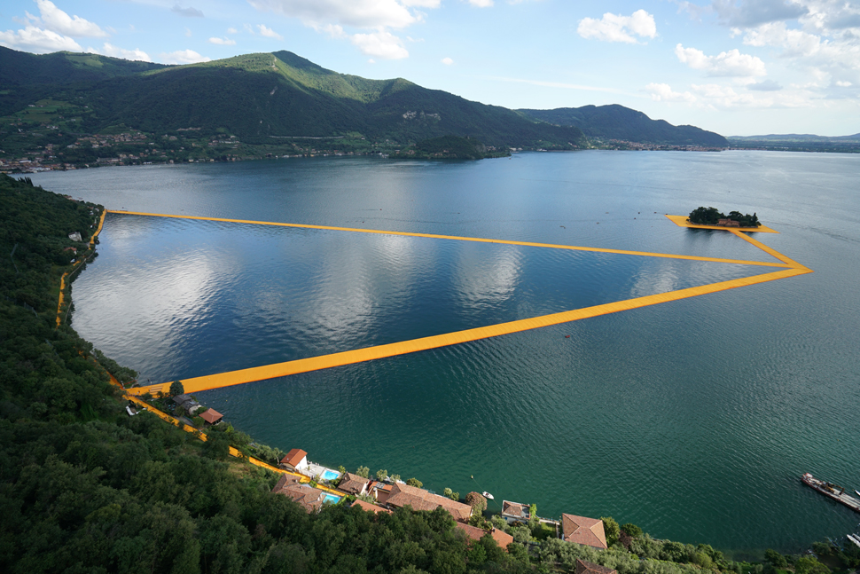 The floating Piers © 2016 Christo (Photo by Wolfgang Volz)